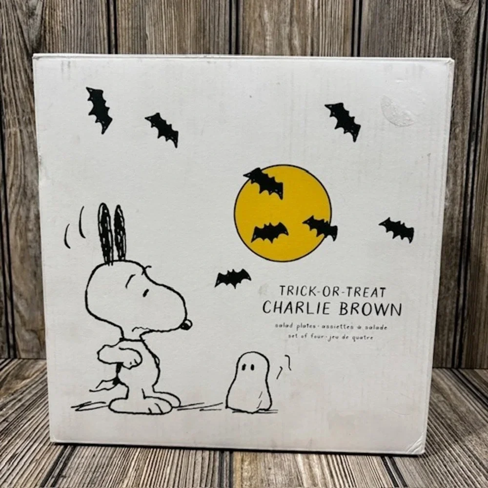 Pottery Barn Charlie Brown Snoopy Peanuts Halloween Salad Plates